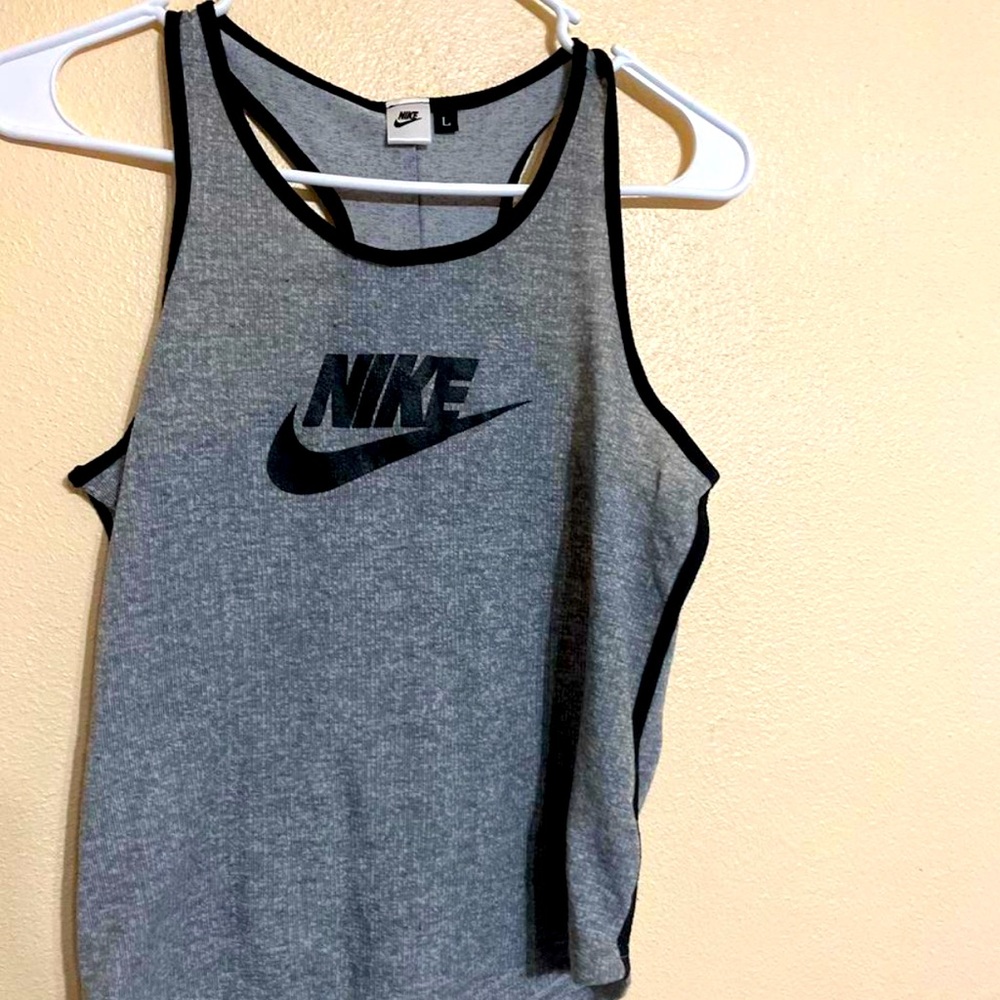 Women’s nike tank top